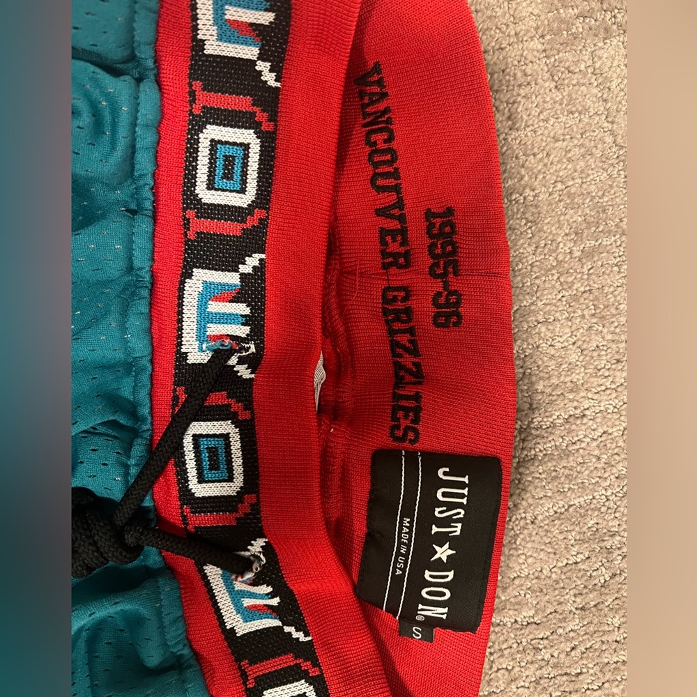 Just Don vintage Vancouver grizzlies shorts - Picture 4 of 4